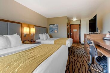 هتل Comfort Inn & Suites Market   Airport