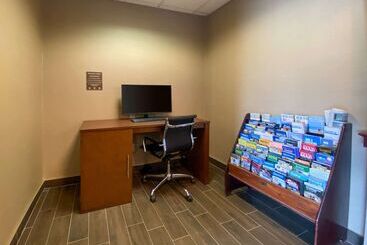 هتل Comfort Inn East Windsor  Springfield