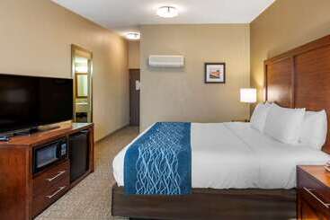 هتل Comfort Inn & Suites Ventura Beach