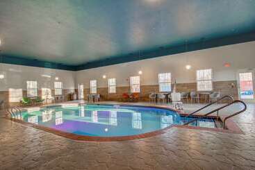 هتل Comfort Suites Newport News Airport