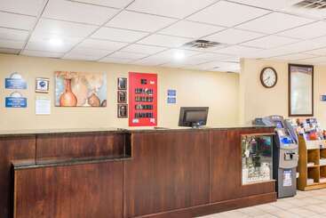 هتل Days Inn By Wyndham Colchester Burlington