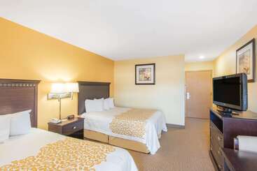 هتل Days Inn By Wyndham Colchester Burlington