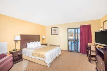 هتل Days Inn By Wyndham Colchester Burlington