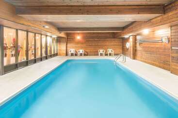 هتل Days Inn By Wyndham Colchester Burlington