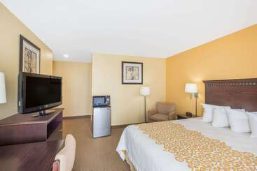 هتل Days Inn By Wyndham Colchester Burlington