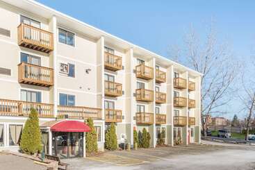هتل Days Inn By Wyndham Colchester Burlington