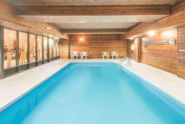 هتل Days Inn By Wyndham Colchester Burlington