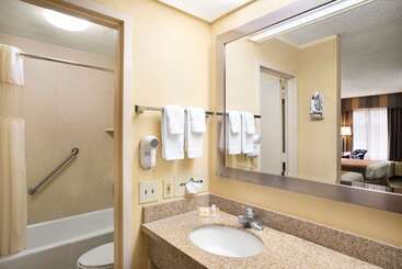 هتل Days Inn By Wyndham Jacksonville Airport