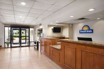 هتل Days Inn By Wyndham Jacksonville Airport