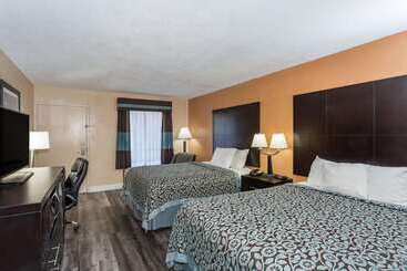 هتل Days Inn By Wyndham Sarasota Bay