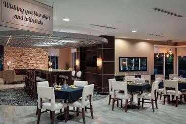 Doubletree By Hilton Hotel Savannah Airport