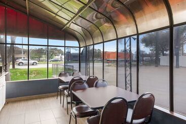 호텔 Econo Lodge Near The Domain   The Arboretum