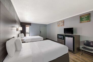 호텔 Econo Lodge Near The Domain   The Arboretum