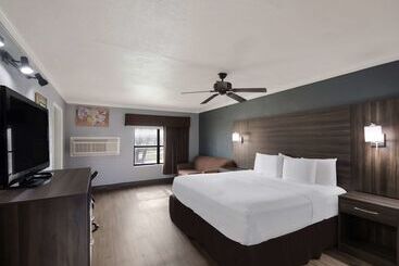 호텔 Econo Lodge Near The Domain   The Arboretum