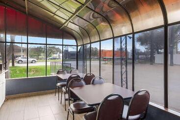호텔 Econo Lodge Near The Domain   The Arboretum