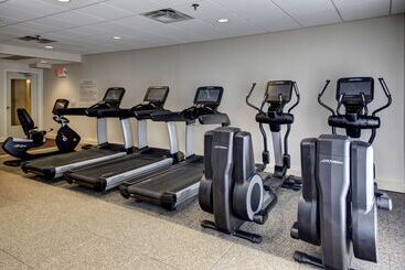 هتل Embassy Suites Williamsburg