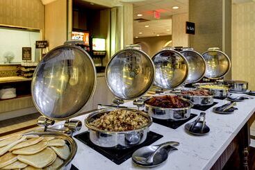 هتل Embassy Suites Williamsburg