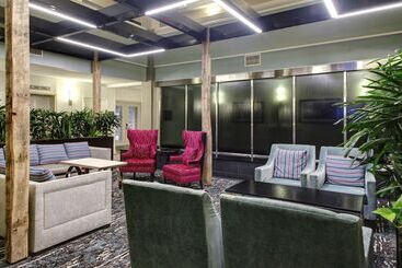 هتل Embassy Suites Williamsburg