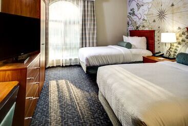 هتل Embassy Suites Williamsburg