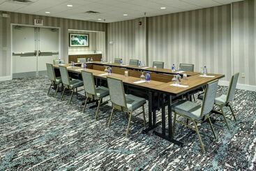 هتل Embassy Suites Williamsburg