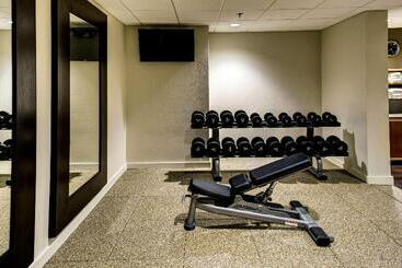 هتل Embassy Suites Williamsburg