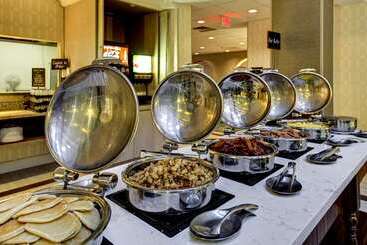 هتل Embassy Suites Williamsburg