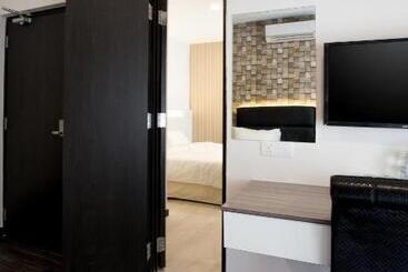 G Hotel Gurney