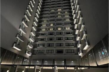 G Hotel Gurney