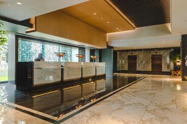 G Hotel Gurney