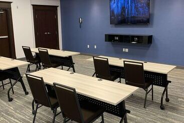 هتل Hampton Inn By Hilton London
