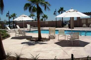 هتل Hampton Inn & Suites Sacramentoairportnatomas