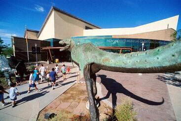 هتل Holiday Inn & Suites Albuquerque Airport, An Ihg