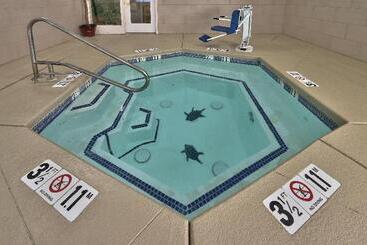 هتل Holiday Inn & Suites Albuquerque Airport, An Ihg