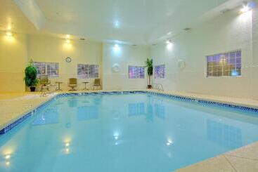 هتل Holiday Inn & Suites Albuquerque Airport, An Ihg