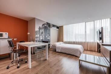 هتل Holiday Inn Express & Suites Medellin, An Ihg
