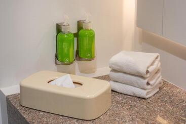 هتل Holiday Inn Express & Suites Medellin, An Ihg