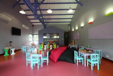 La Creole Beach Hotel & Spa