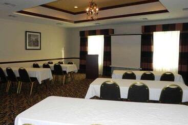 هتل La Quinta By Wyndham Tampa Central