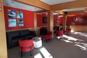 هتل Marcopolo Suites Calafate