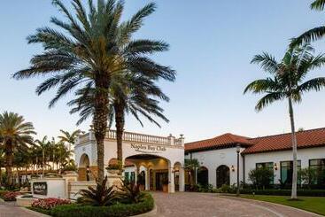 هتل Naples Bay Resort And Marina