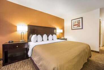 هتل Quality Inn