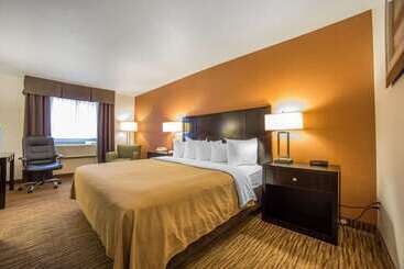 هتل Quality Inn
