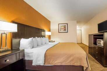 هتل Quality Inn