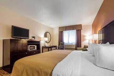 هتل Quality Inn