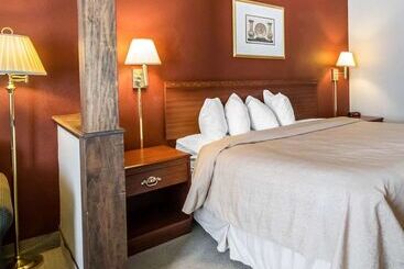 هتل Quality Inn & Suites