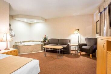 هتل Quality Inn & Suites