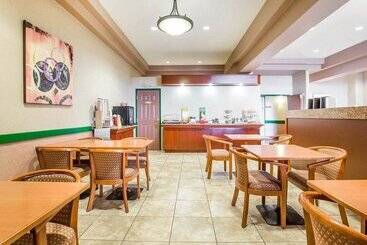 هتل Quality Inn & Suites
