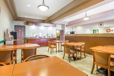 هتل Quality Inn & Suites