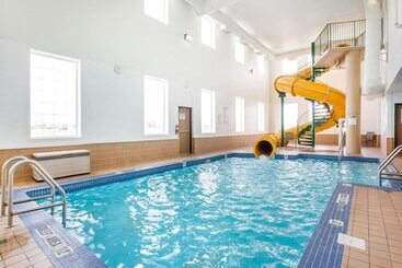 هتل Quality Inn & Suites