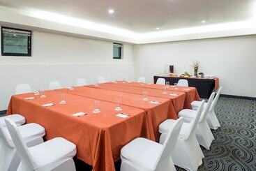هتل Real Inn Mexicali
